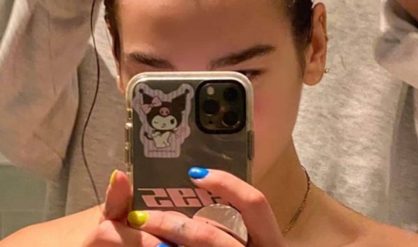 dua lipa capelli rosa