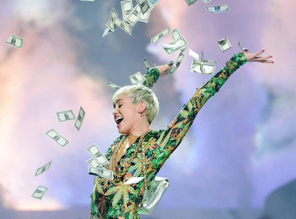 rs_1024x759-140319092126-1024.miley-cyrus-concert-money.ls.31914